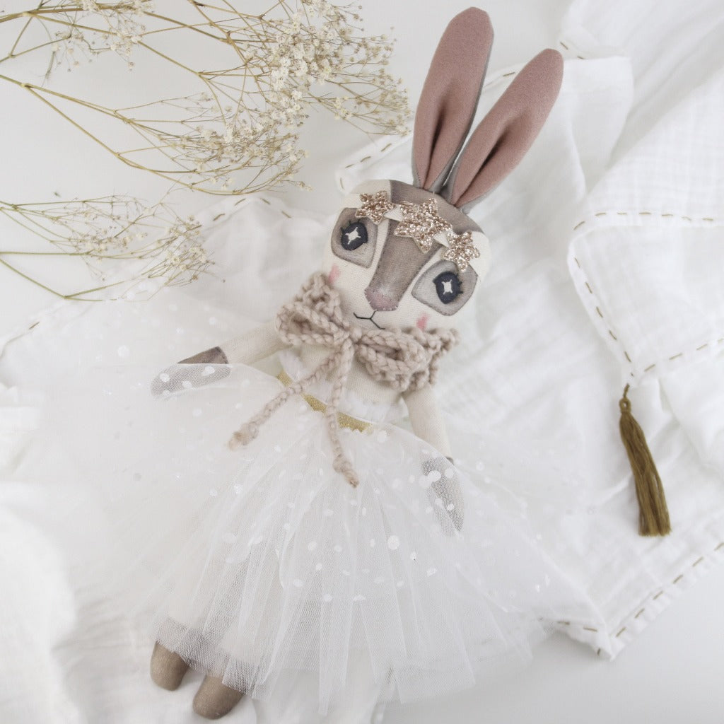 Keepsake Winter Wonderland Hebe Hare – Thicket & Thimble